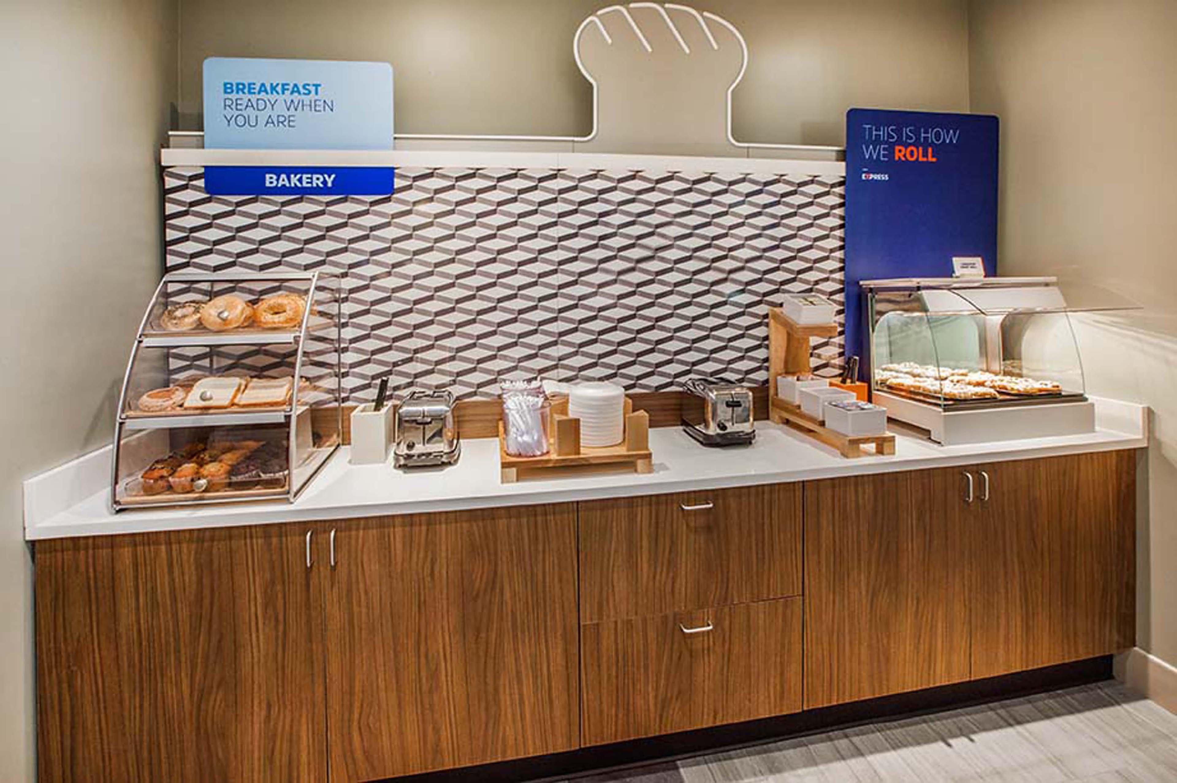 Holiday Inn Express & Suites Austin Nw - Four Points By Ihg Exteriör bild